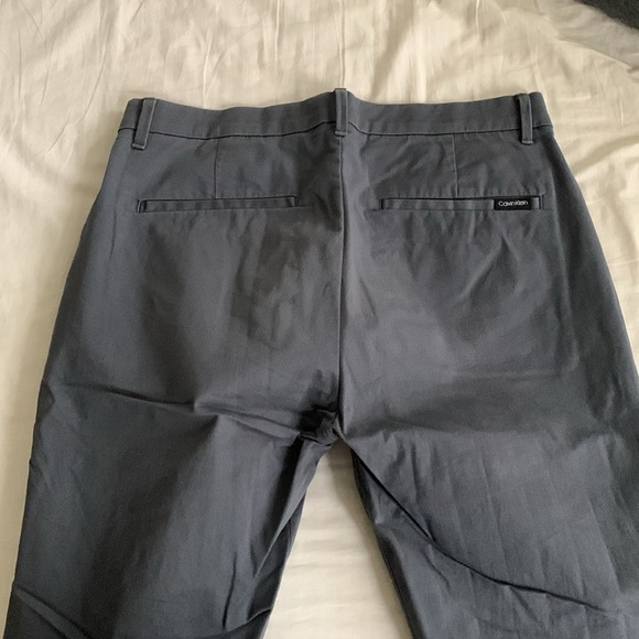 Calvin Klein men’s gray chino pants 30x32 - Picture 4 of 4